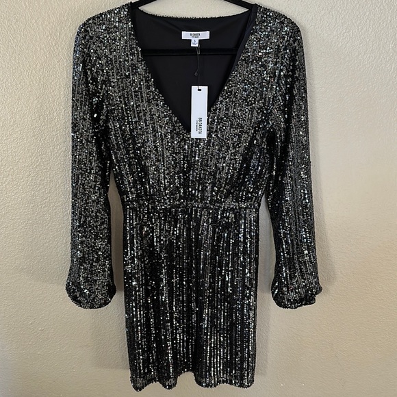 New BB Dakota Black Glow Up Fast Sequin V Neck Mini Dress Size Small NWT - Picture 3 of 12